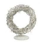 Rattan wreath in stand, 25cm (clr 80)